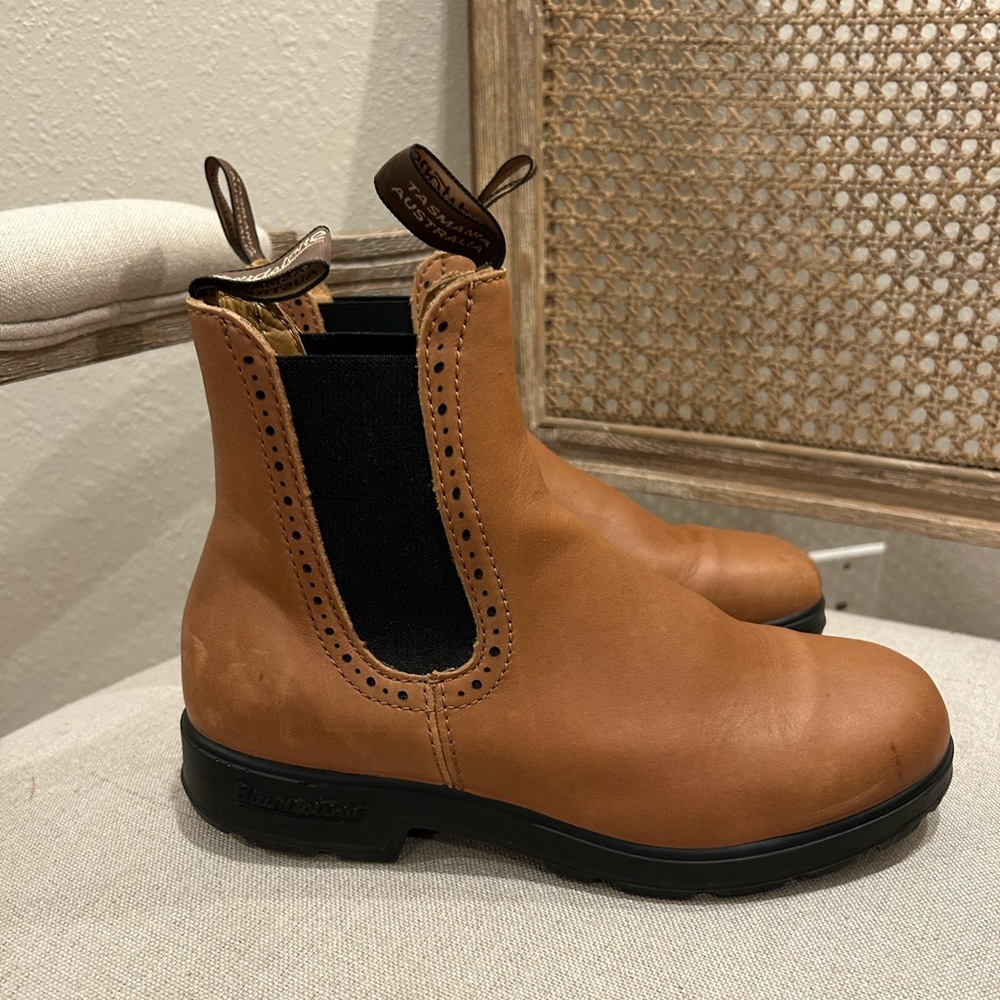 Camel Blundstones